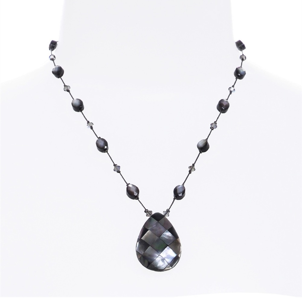 ALLISON Pendant Necklace Black Luster Abalone